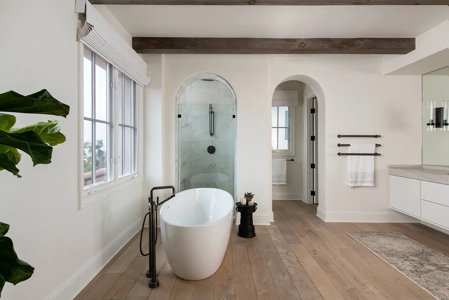 Arched Bathroom Freestanding Bath